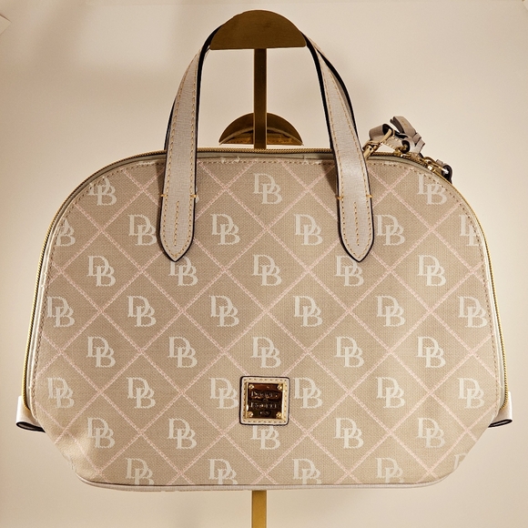 Dooney & Bourke Neutrals & Baby Pink Maxi Quilt Zip Zip Dome Satchel Crossbody - Picture 9 of 9